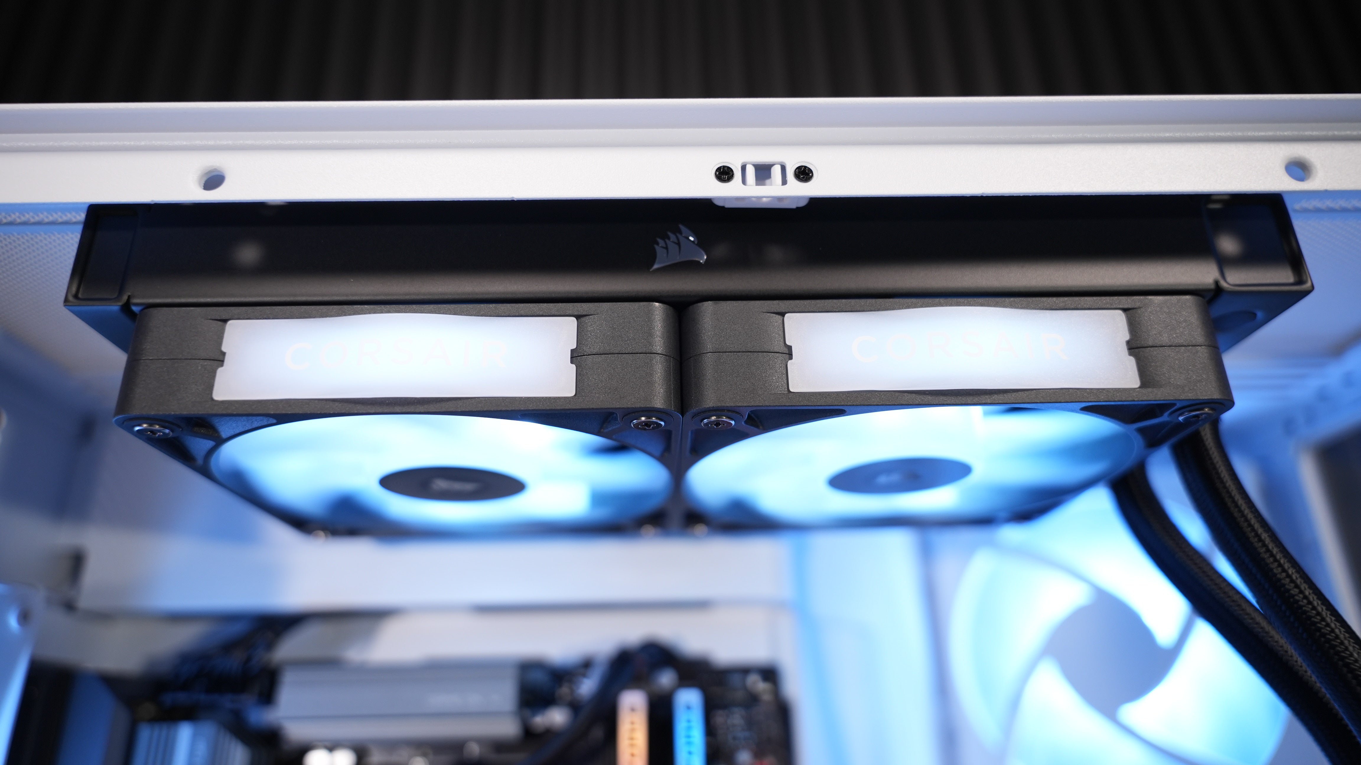 Gaming PC — Ryzen 7 7800X3D · 32GB RAM 6000MHz · RX 9070 OC 16GB · 1TB NVMe SSD